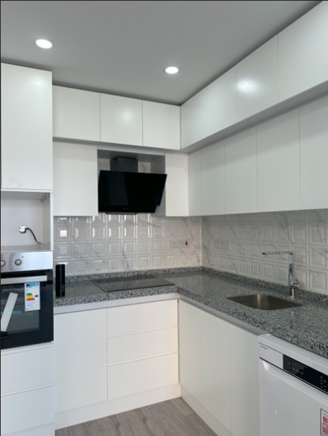 Deniz manzaralı satılık 2+1 geniş daire