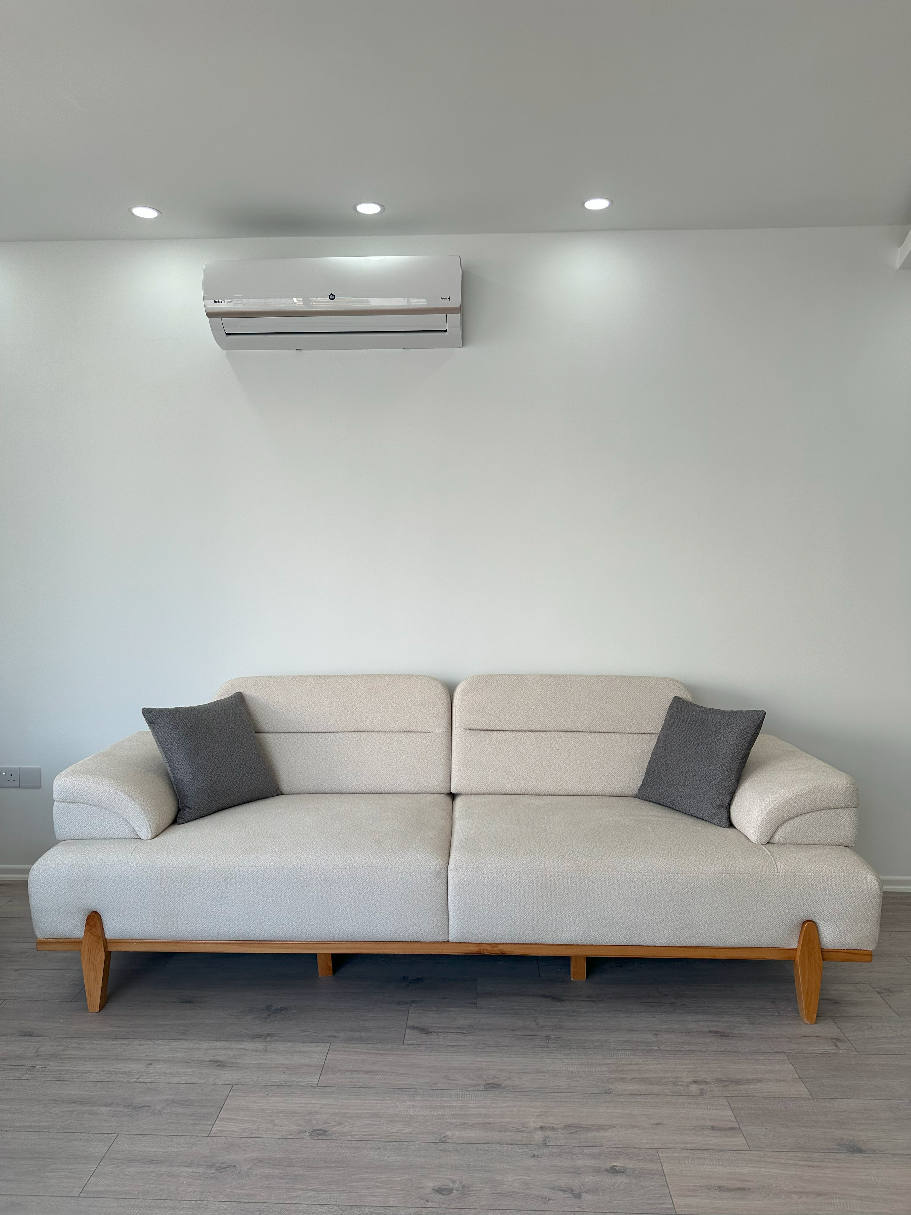 Deniz manzaralı satılık 2+1 geniş daire