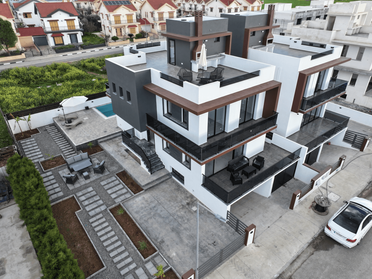 Ötüken’de Satılık Modern Villa – Eşsiz Taksit Seçenekleriyle!
